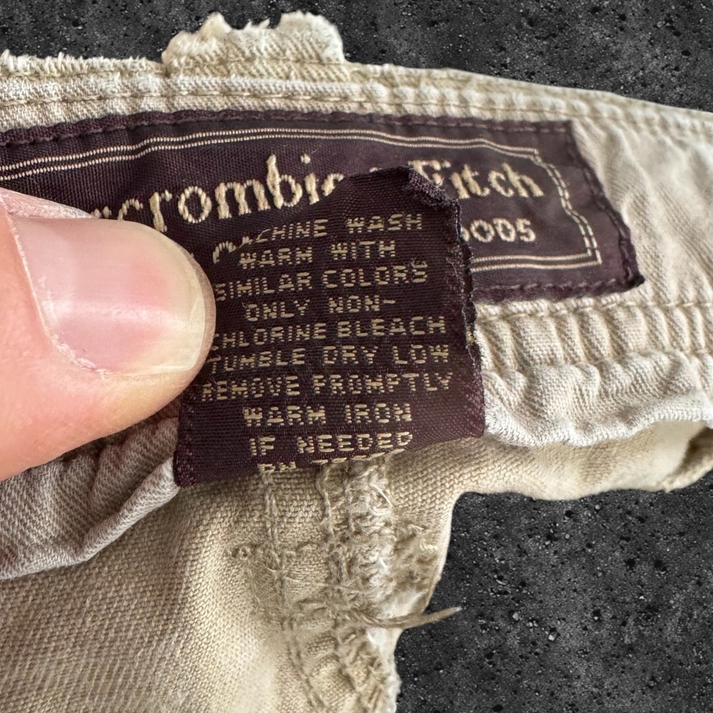 Abercrombie & Fitch Mens Khaki Cargo Shorts Raw Hem Tan Cotton 32L - Picture 4 of 7